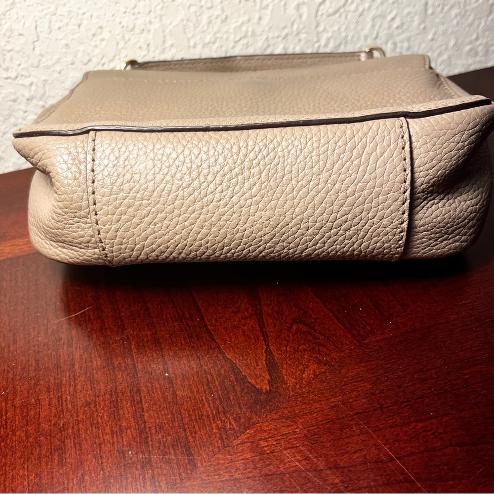 Michael Kors Tan & Gold Crossbody/Shoulder  Bag with Chain Strap - Picture 8 of 15